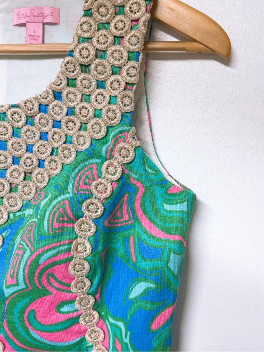 Lilly Pulitzer Macfarlane Gold Lace Multi Lilly Lounge Shift Dress Size 4 - Picture 6 of 11